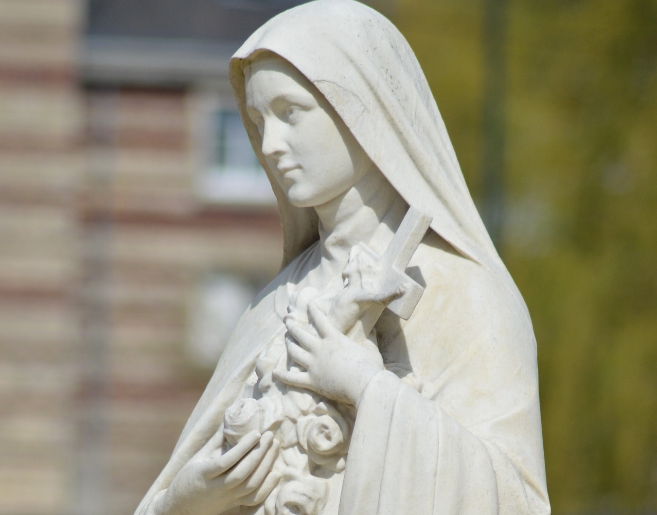 Libre journal des amitiés françaises du 24 septembre 2023 : « Thérèse de Lisieux au milieu de  nous ; Territoires perdus de la république, un ancien des cités devenu préfet témoigne »