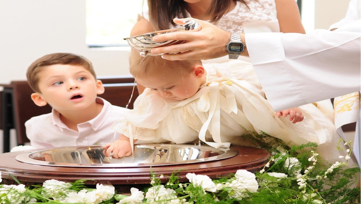 Libre journal de lumière de l&rsquo;espérance du 4 mai 2025 : « Les nouveaux baptisés et confirmés catholiques de Pâques 2025 »