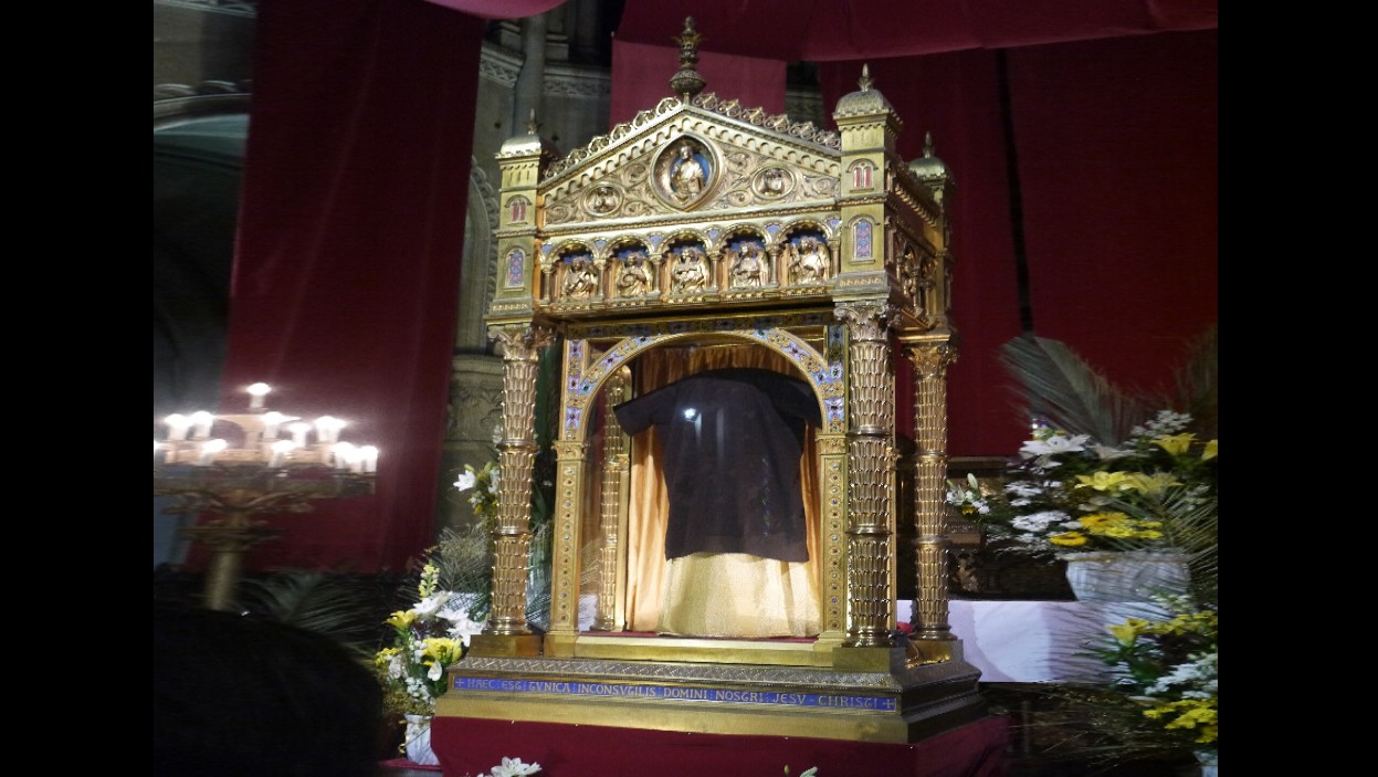 Libre journal de Michel de Rostolan du 9 juin 2025 : « La tunique du Christ à Argenteuil depuis 12 siècles »