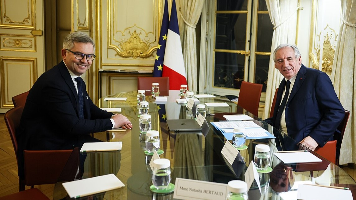 Libre journal des économistes du 6 août 2025 : « Le moment de vérité, dernière mascarade bayrolienne ; Pourquoi la taxe Zucman est une supercherie ; Comment passer à une retraite par capitalisation ? »