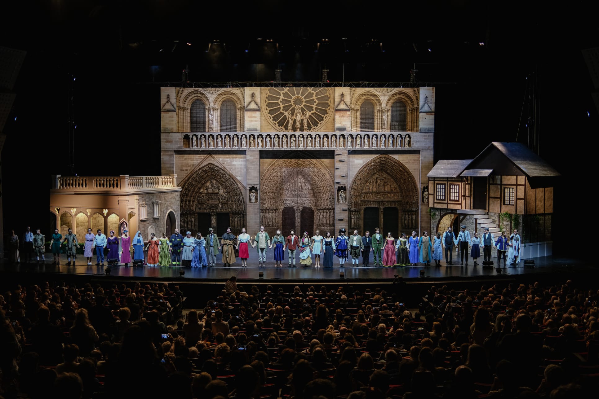 Les répliques du Nouveau conservateur du 5 novembre 2025 : « Quand la jeunesse française se réapproprie l’histoire de France »