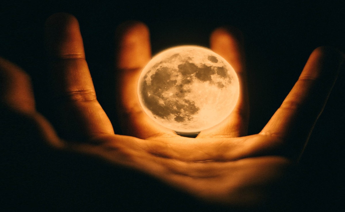 Libre journal de Charles-Henri d&rsquo;Elloy – le bal des facétieux du 25 décembre 2025 : « A quoi sert une attachée de presse ? Lorsque la fiction devient réalité »